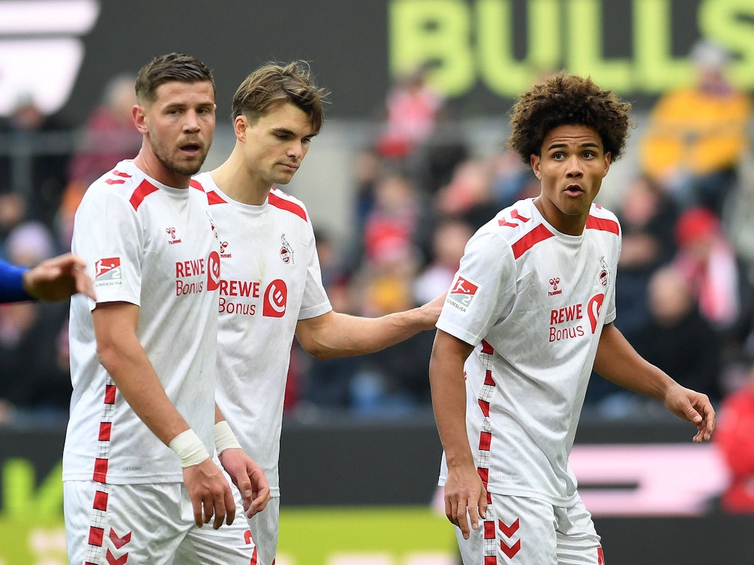 Imad Rondic, Joel Schmied und Neo Telle (1. FC Köln) auf dem Platz.