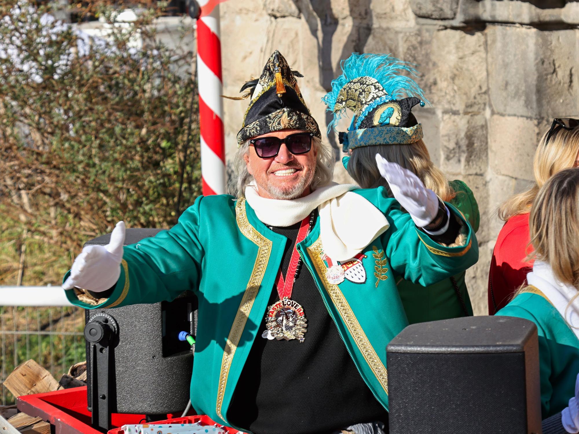Rosenmontagszug mit Robert Geiss.