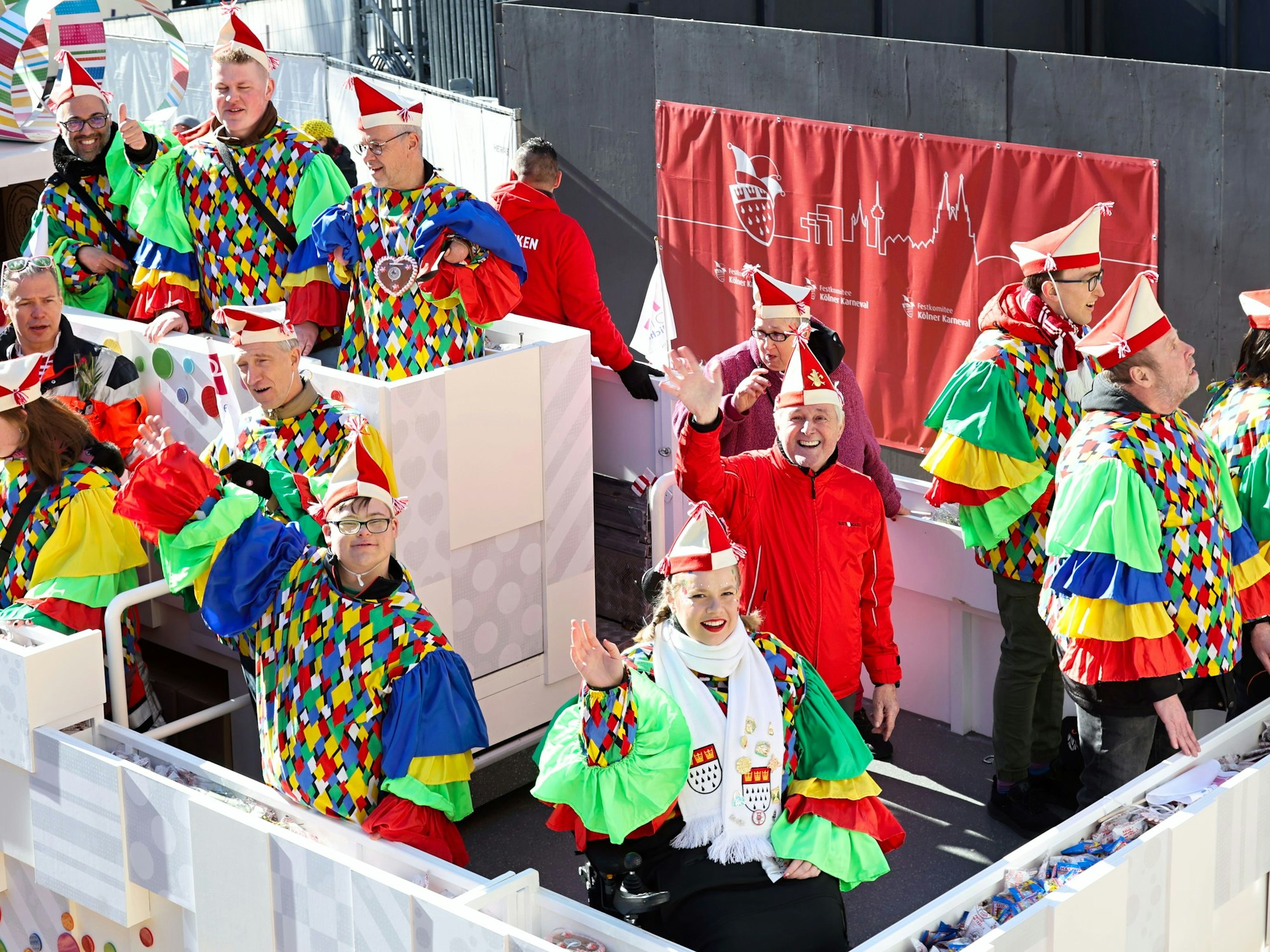 Der Inklusionswagen im Rosenmontagszug.