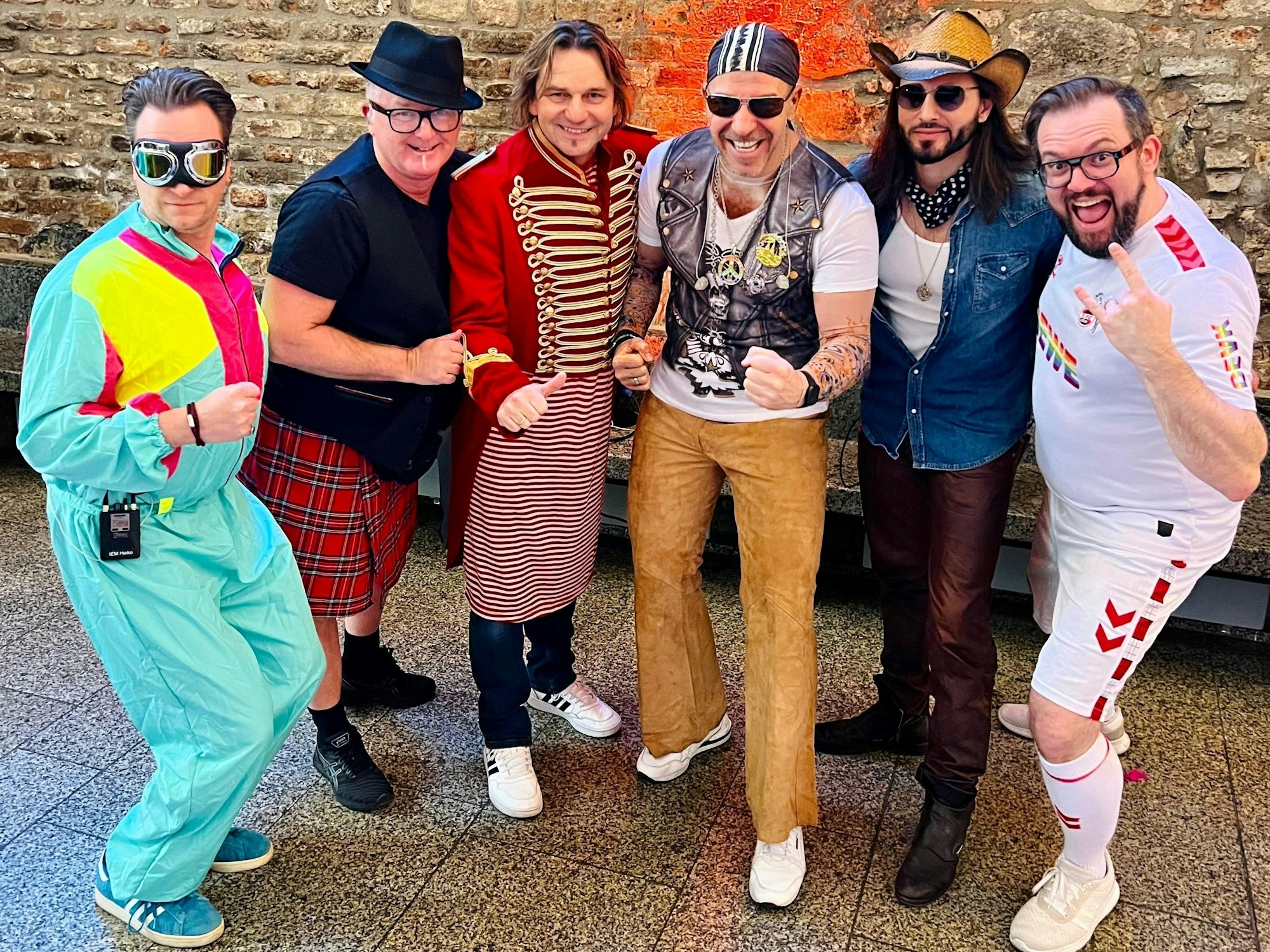 Die Höhner in Kostümen zum Finale.