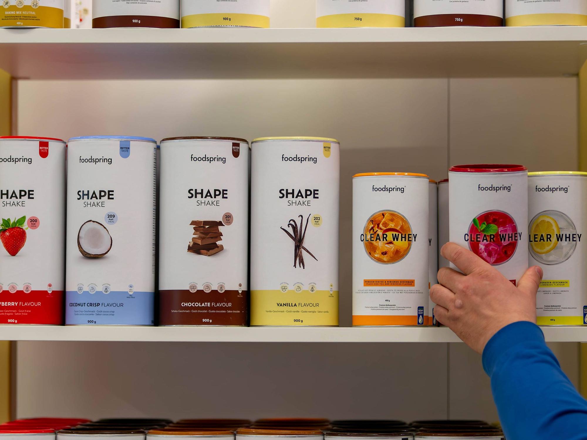 Die Produkte von foodspring hier im April 2024 auf der FIBO-Messe in Köln zu sehen) werden aus den Regalen genommen.