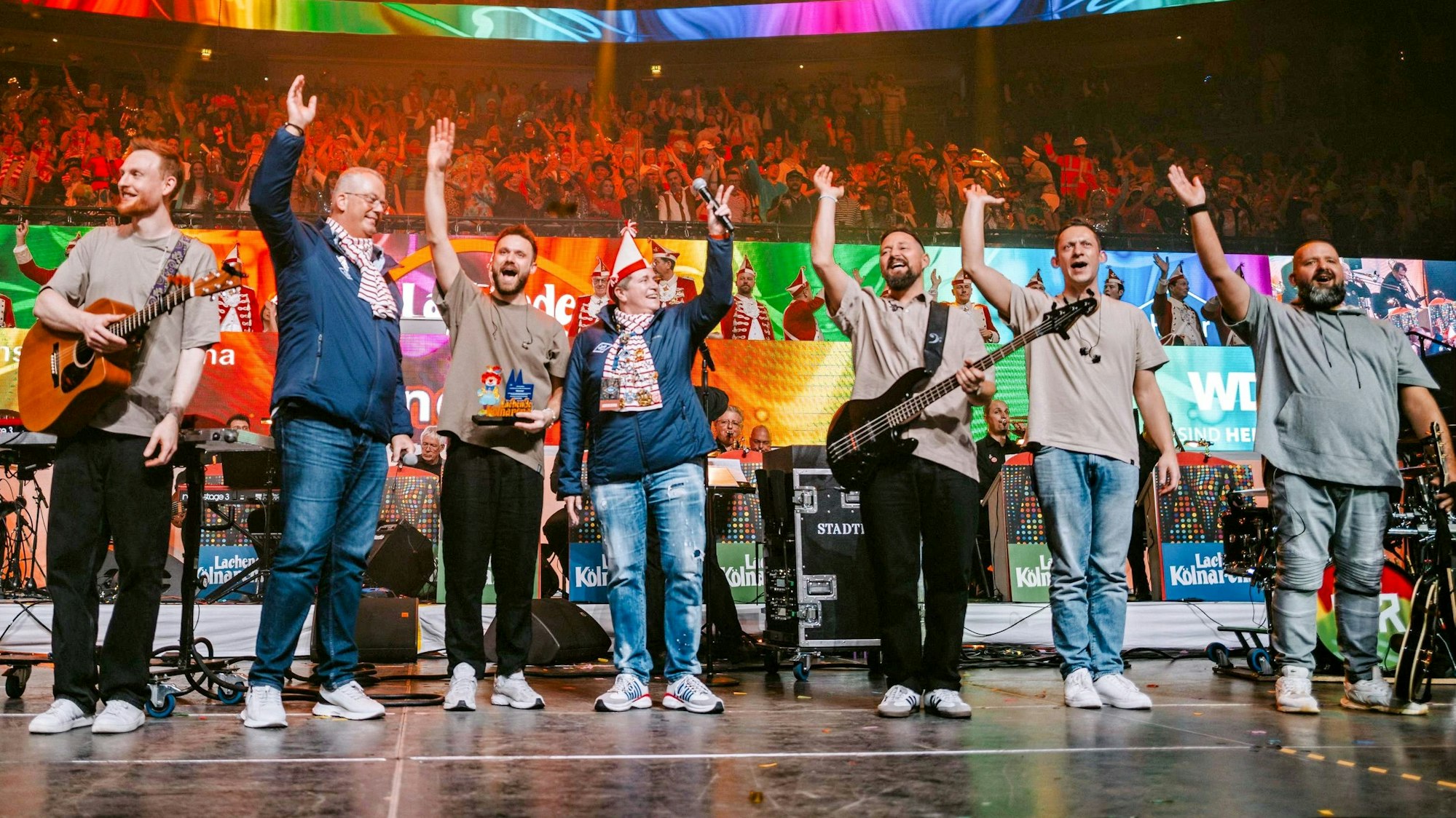 Stadtrand auf der Bühne der Lachenden Kölnarena.