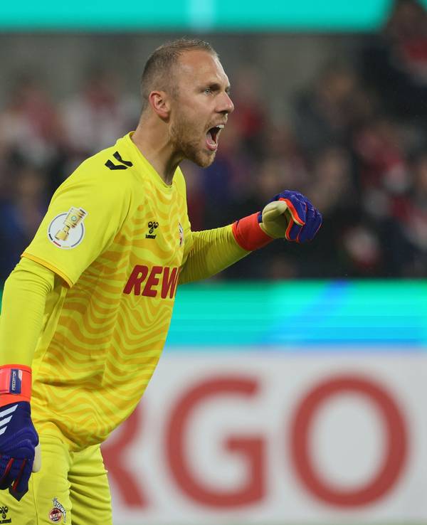 Marvin Schwäbe beim 1. FC Köln im Tor.