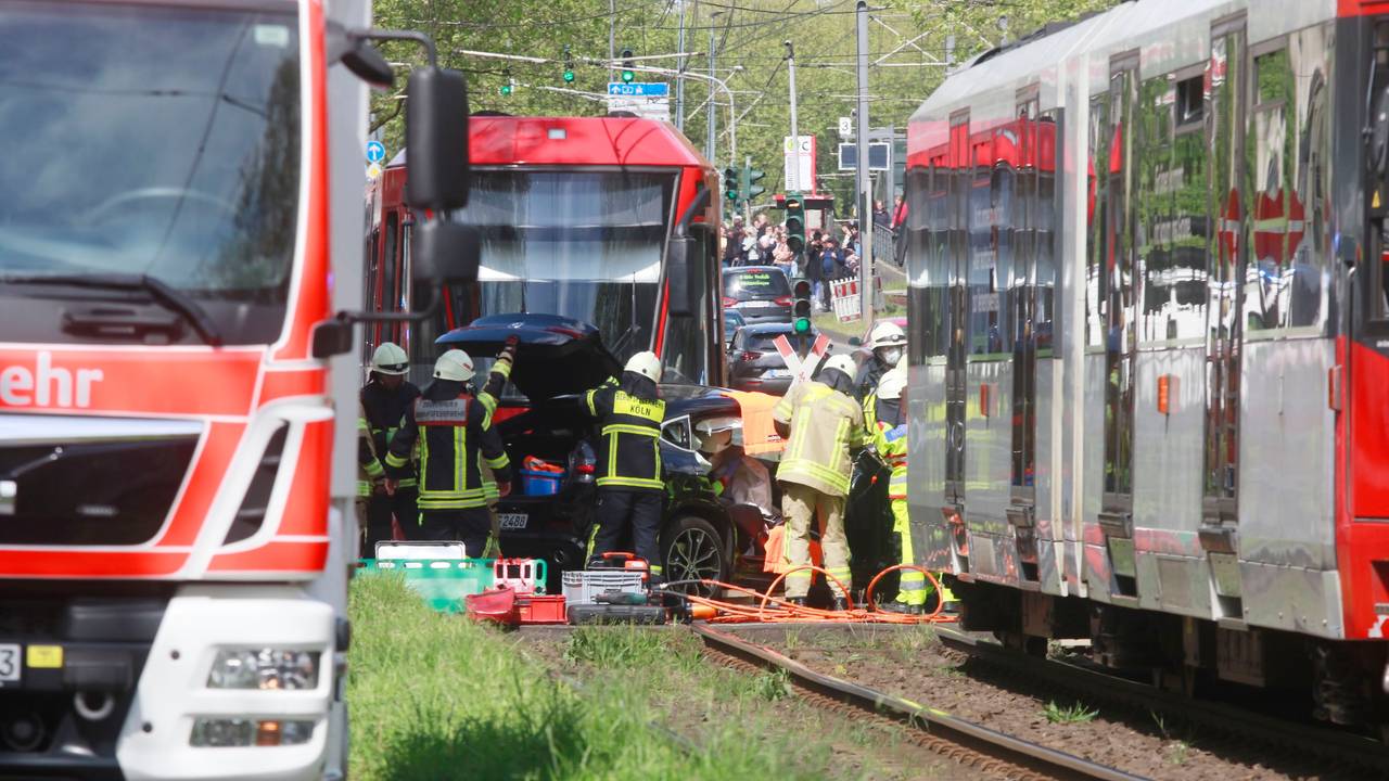 Zwei Verletzte nach einem Unfall auf dem Bergischer Ring.