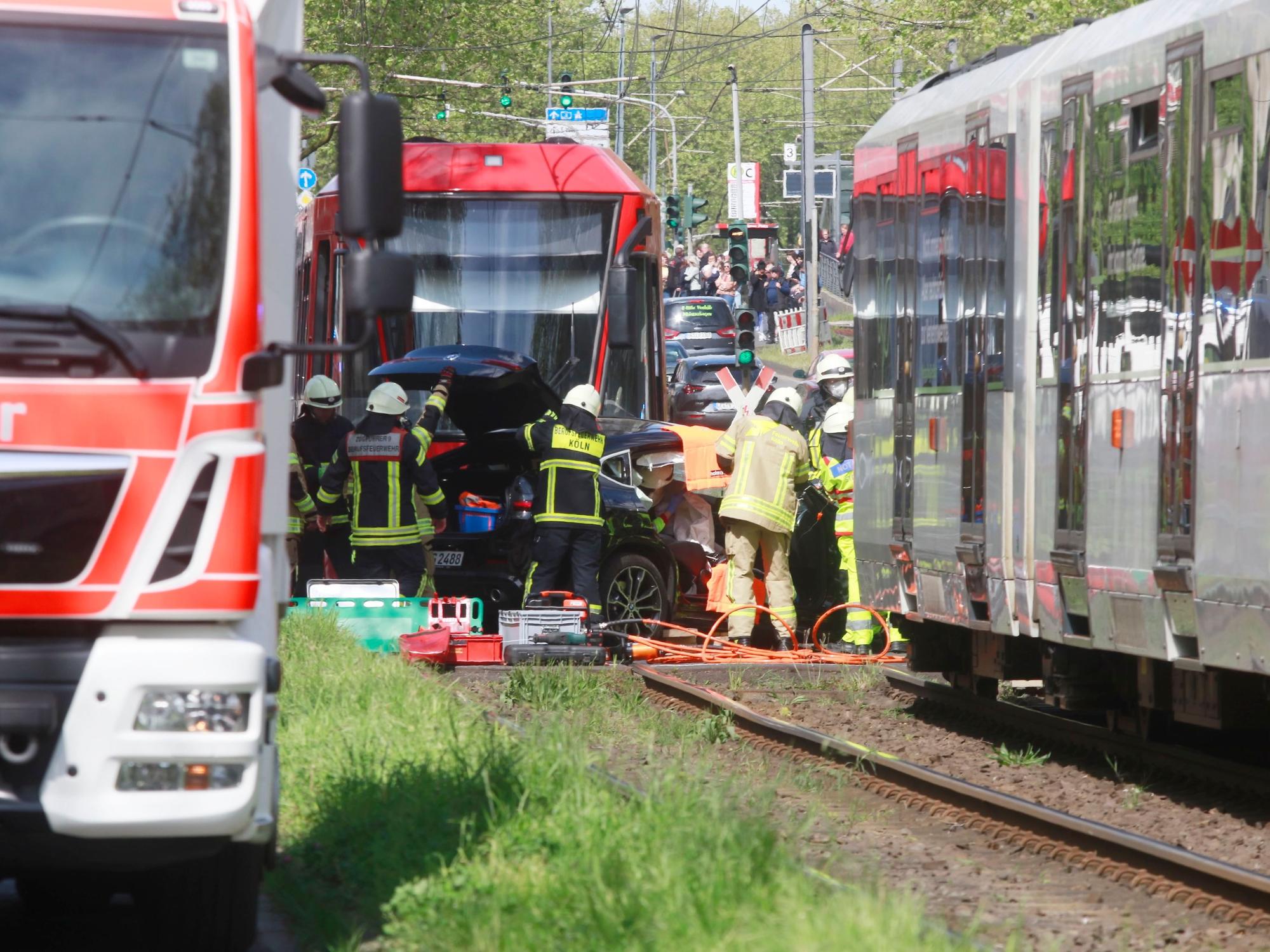 Zwei Verletzte nach einem Unfall auf dem Bergischer Ring.