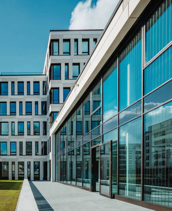 Die Reiterstaffel Offices im Kölner Süden sind fertiggestellt.