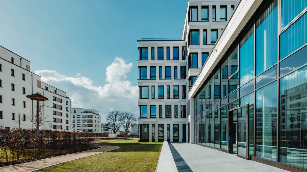 Die Reiterstaffel Offices im Kölner Süden sind fertiggestellt.