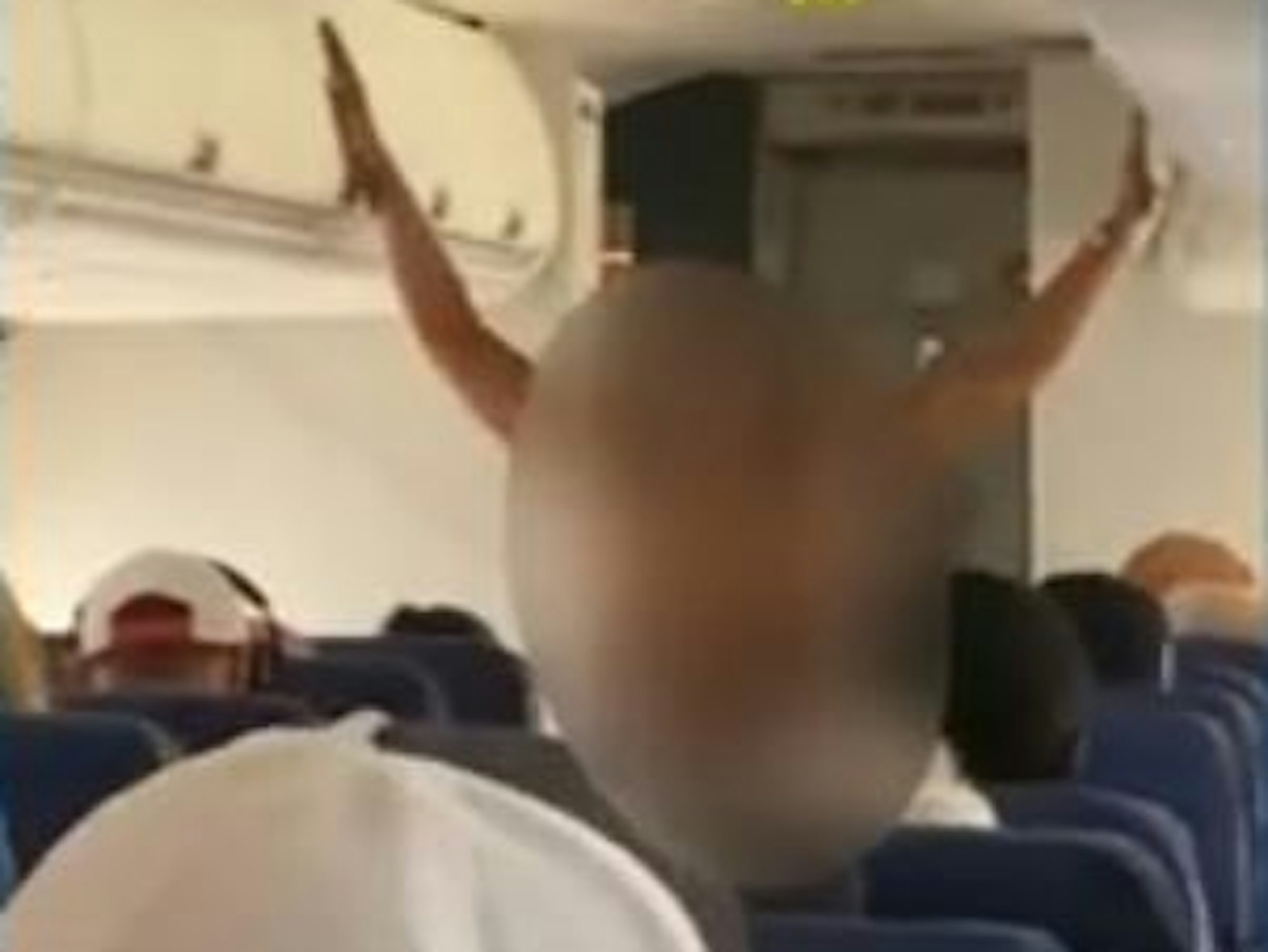 Eine nackte Frau sorgte auf einem US-Inlandsflug für Chaos,