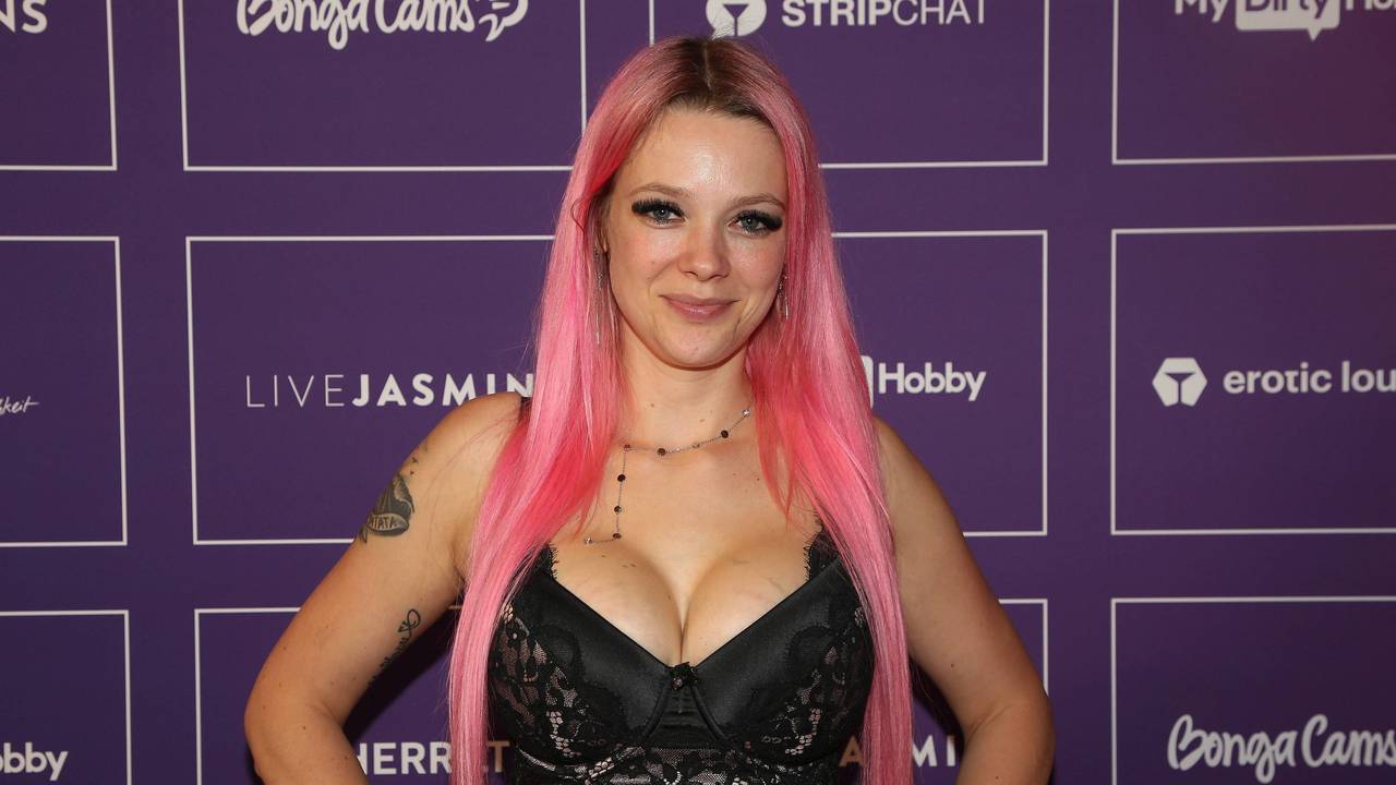 Zu sehen ist Influencerin Anne Wünsche auf der „26. Venus-Erotikmesse“ am 26.10.2023 in Berlin.