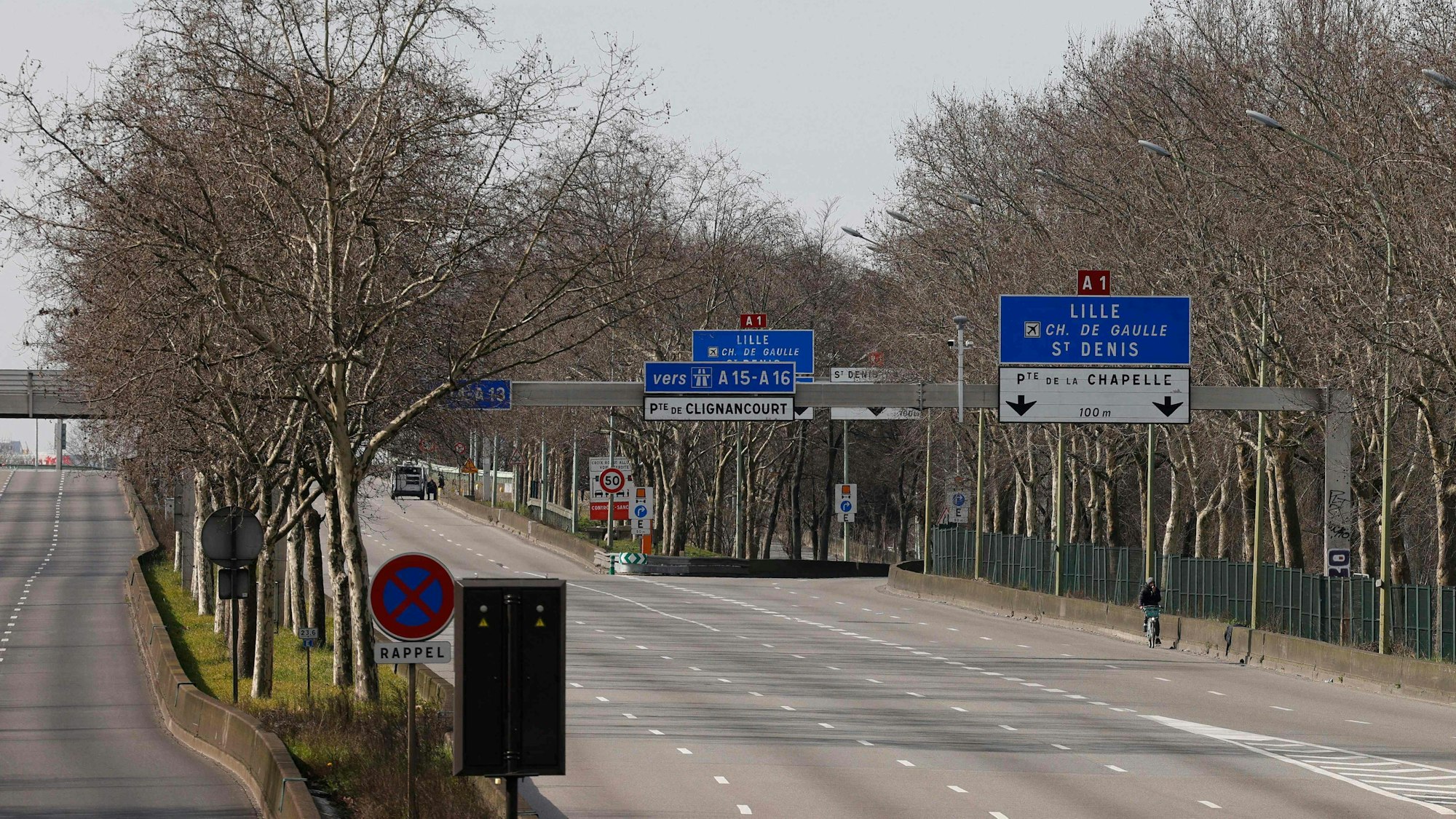 Paris war am Freitag (7. März 2025) teilweise eine Geisterstadt. Wegen eines Bombenfundes fielen auch Züge nach Köln aus.