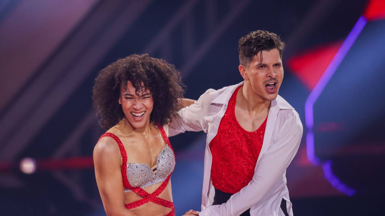 Marie Mouroum tanzt mit Alexandru Ionel im „Let’s Dance“-Studio.