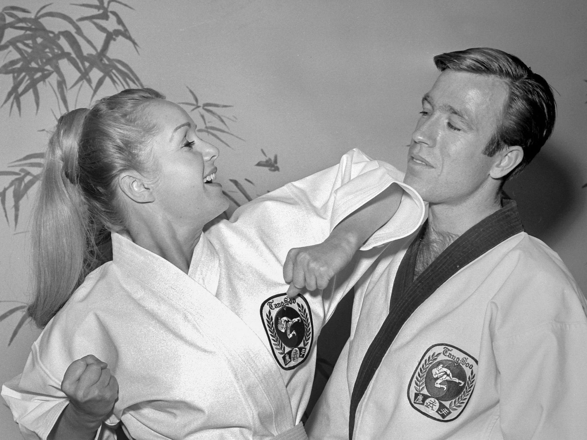Debbie Reynolds und Chuck Norris 1967
