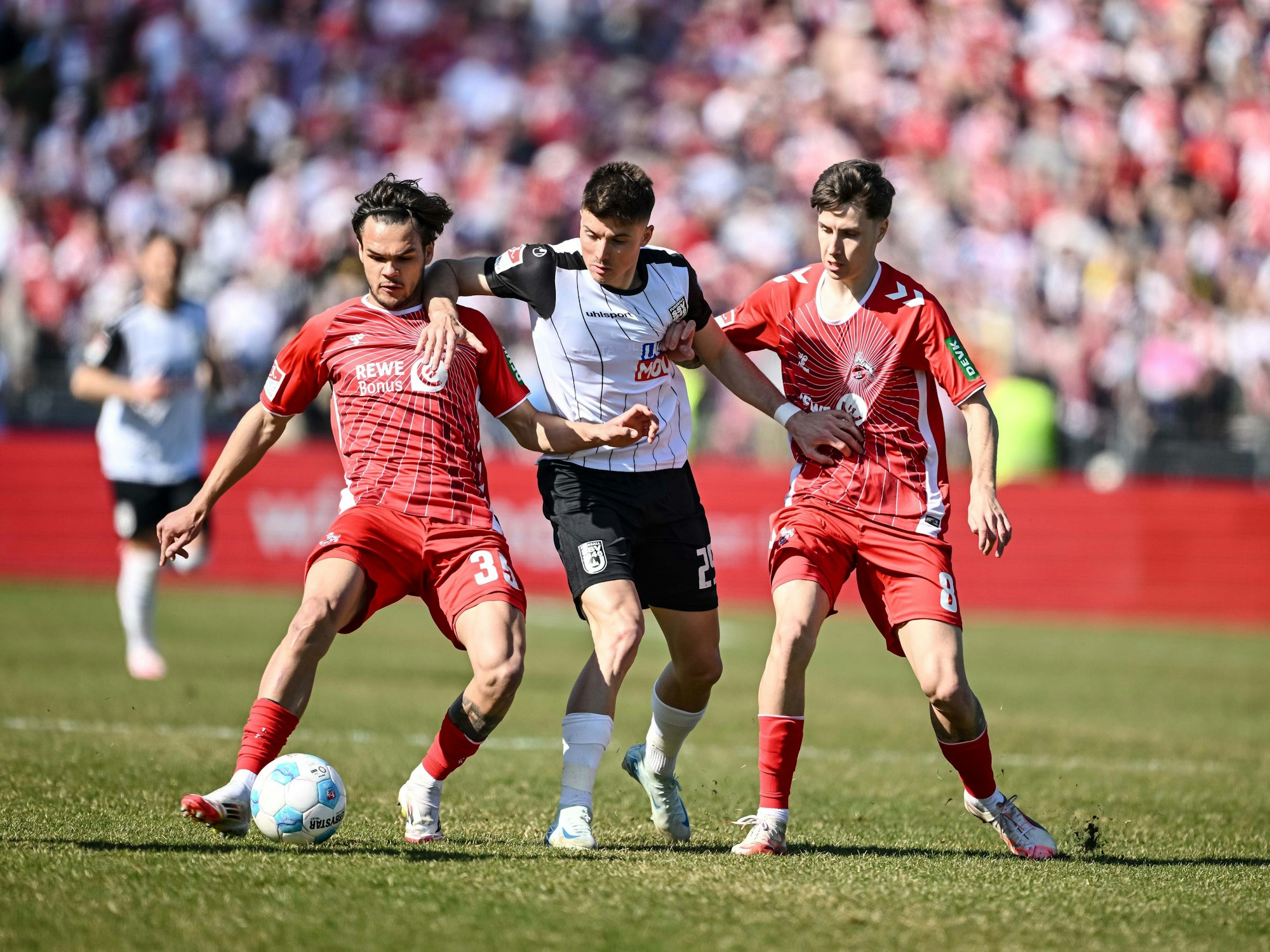 Max Finkgräfe und Denis Huseinbasic am Samstag (8. März 2025) im Spiel gegen den SSV Ulm.