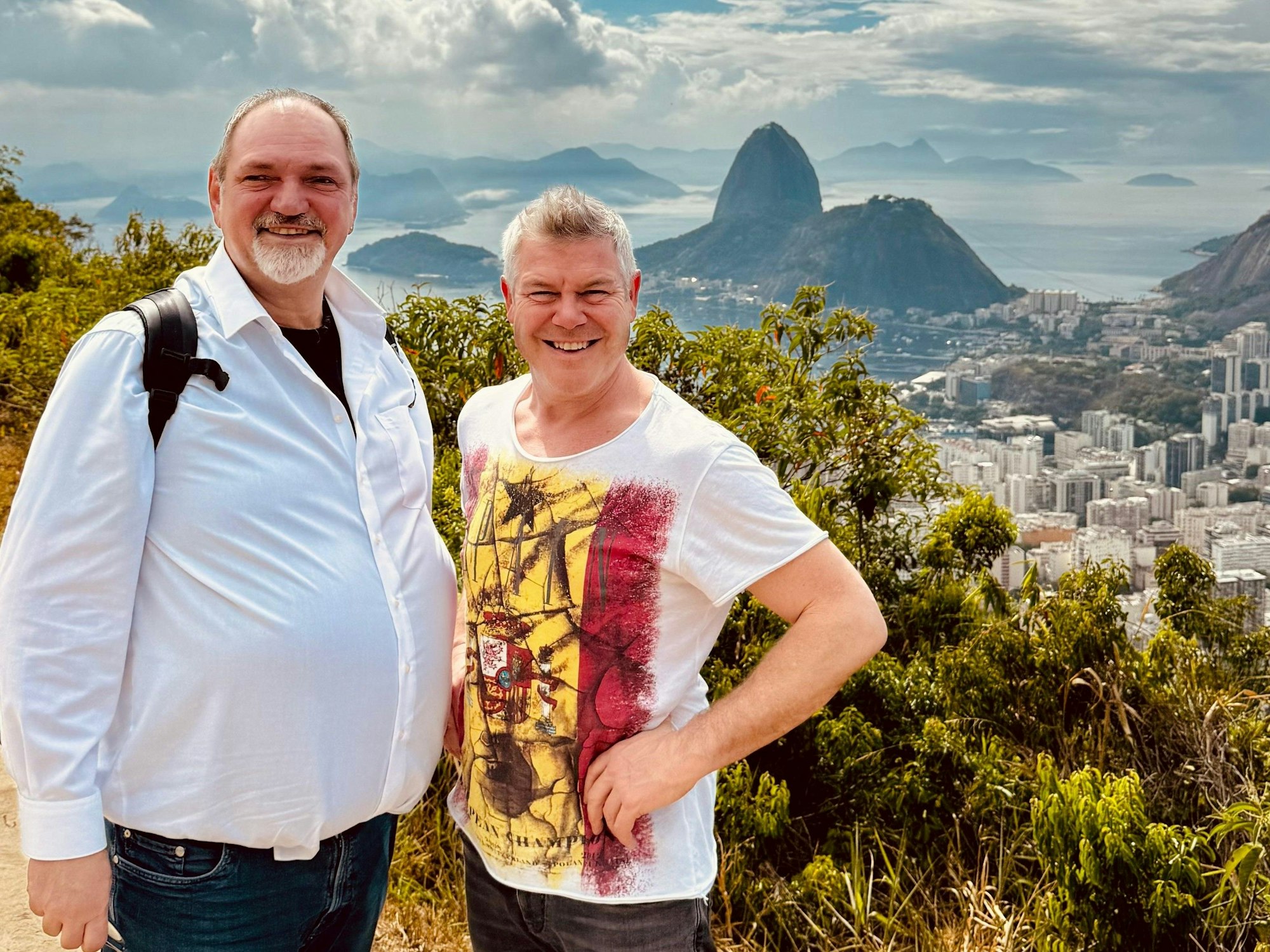 Michael Samm mit Dr. Marco Hollekamp in Rio de Janeiro.