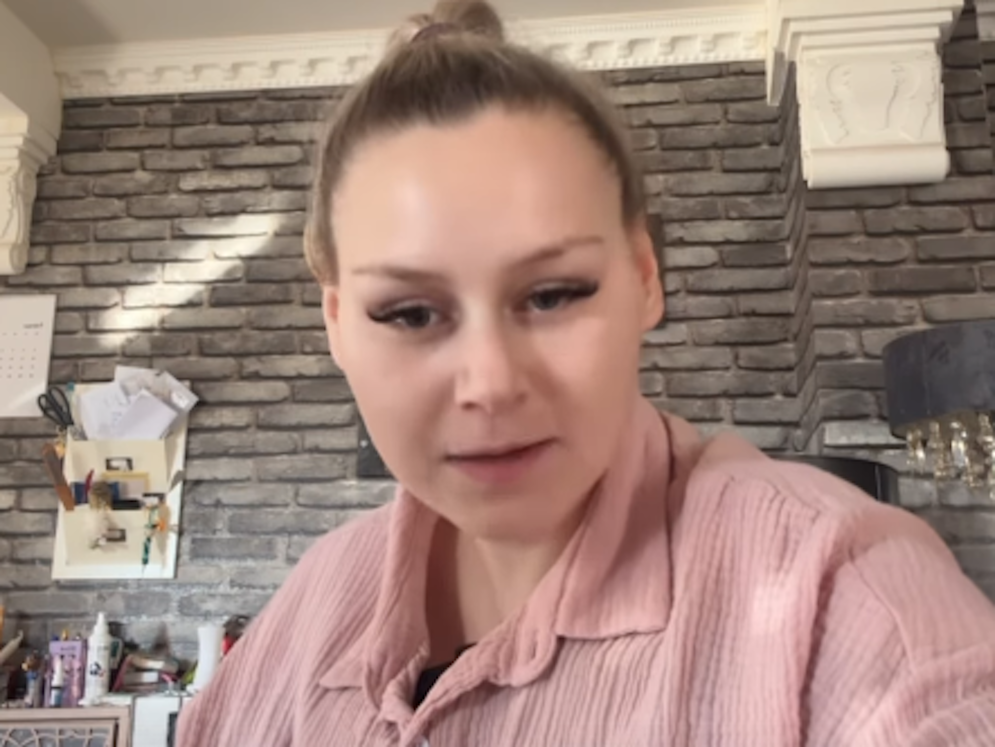 Sarah-Jane Wollny gibt in ihrer Instagramstory ein Update zu ihrer Operation.