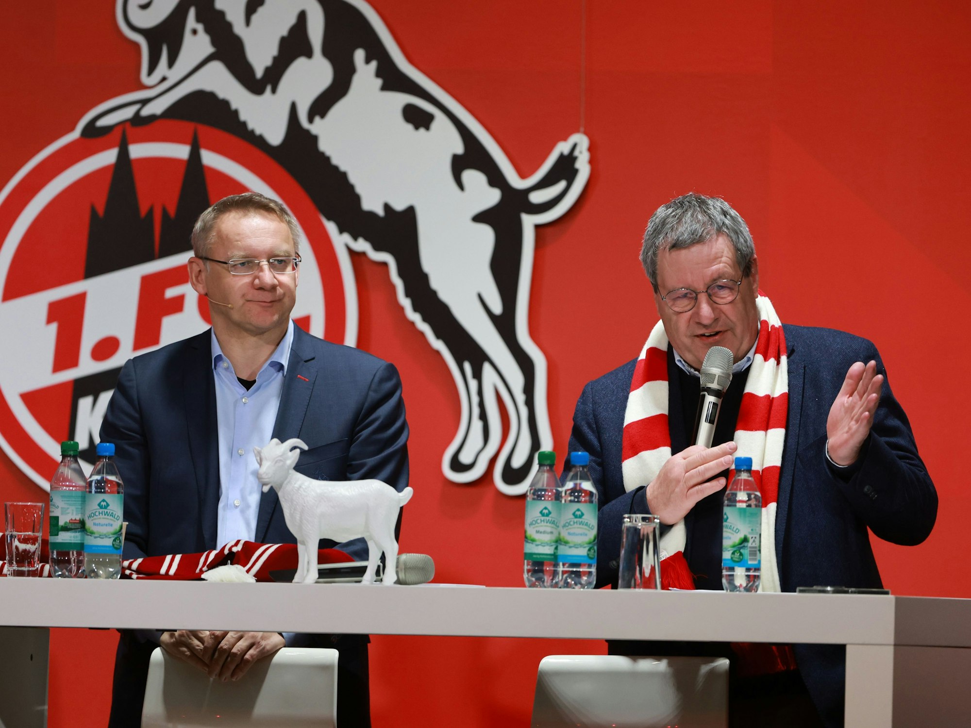 Eckhard Sauren und Werner Wolf auf dem Mitgliederstammtisch.