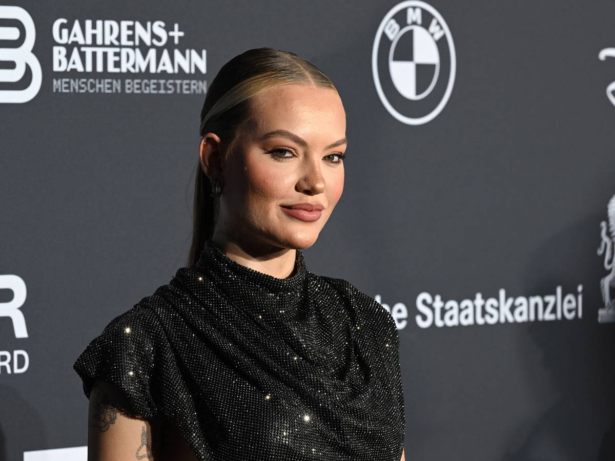 Cheyenne Ochsenknecht 2024 bei der Verleihung des TV- und Streaming-Awards „Blauer Panther“ in München.