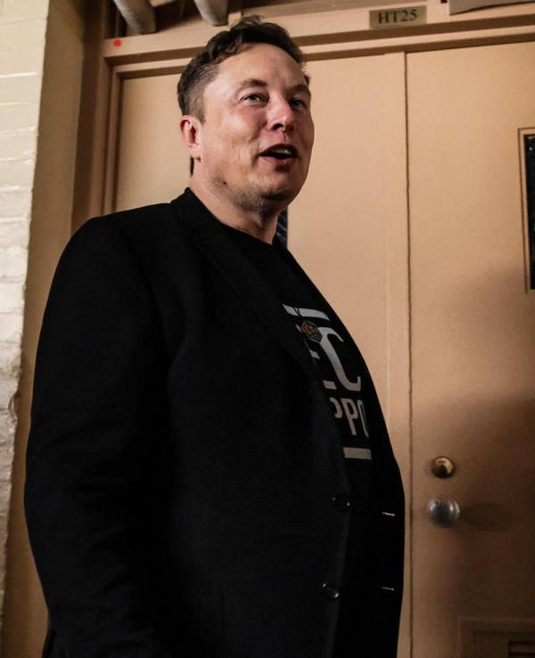 Elon Musk (hier am 5. März im Keller des Kapitols) hat die Aufgabe bekommen, Staatsausgaben zu senken. Er setzt einen radikalen Kündigungskurs um.