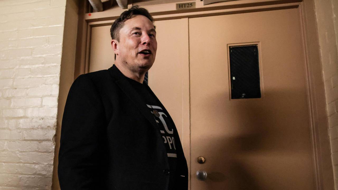 Elon Musk (hier am 5. März im Keller des Kapitols) hat die Aufgabe bekommen, Staatsausgaben zu senken. Er setzt einen radikalen Kündigungskurs um.