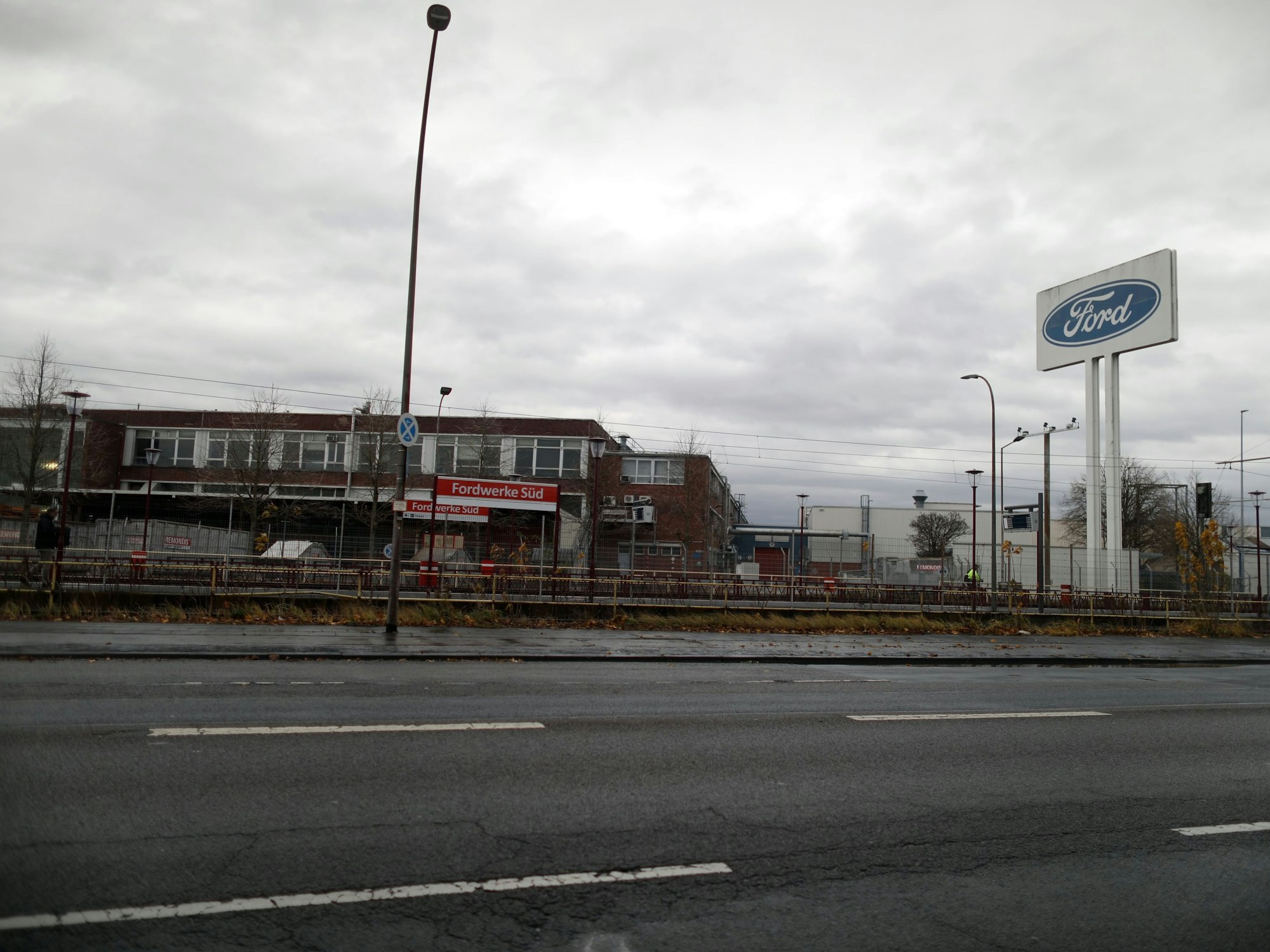 Die Fordwerke an der Emdener Straße in Niehl. Das Foto wurde im November 2024 aufgenommen.