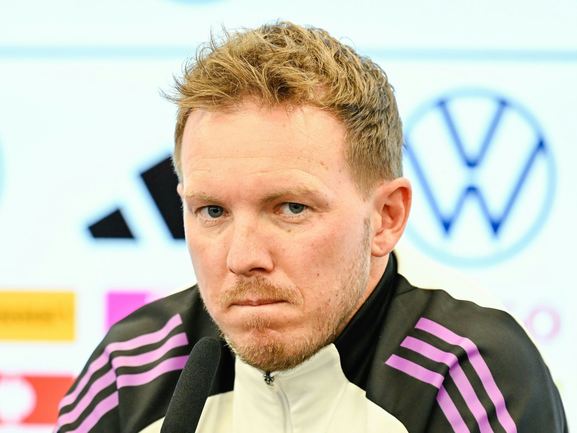 Bundestrainer Julian Nagelsmann gibt eine Pressekonferenz.