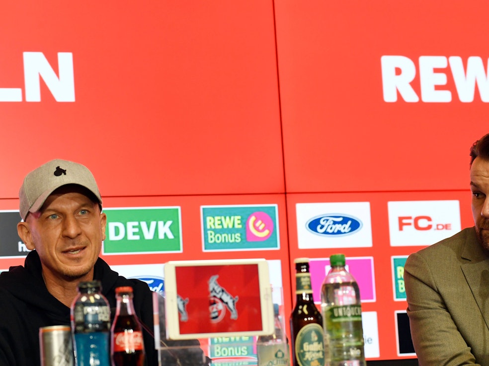 Trainer Gerhard Struber und Thomas Kessler bei einer PK in Köln.