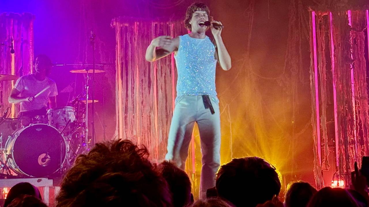 Musiker Zartmann auf der Bühne in der Live Music Hall.