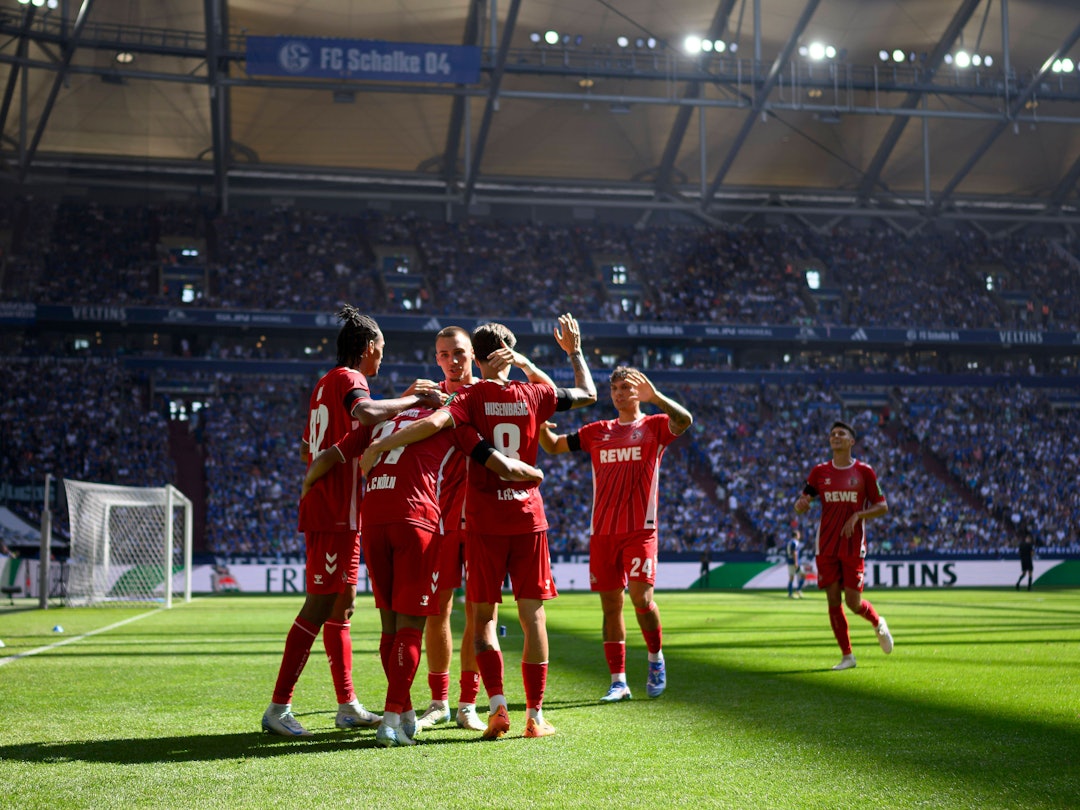 Jubel beim 1. FC Köln beim Spiel auf Schalke.