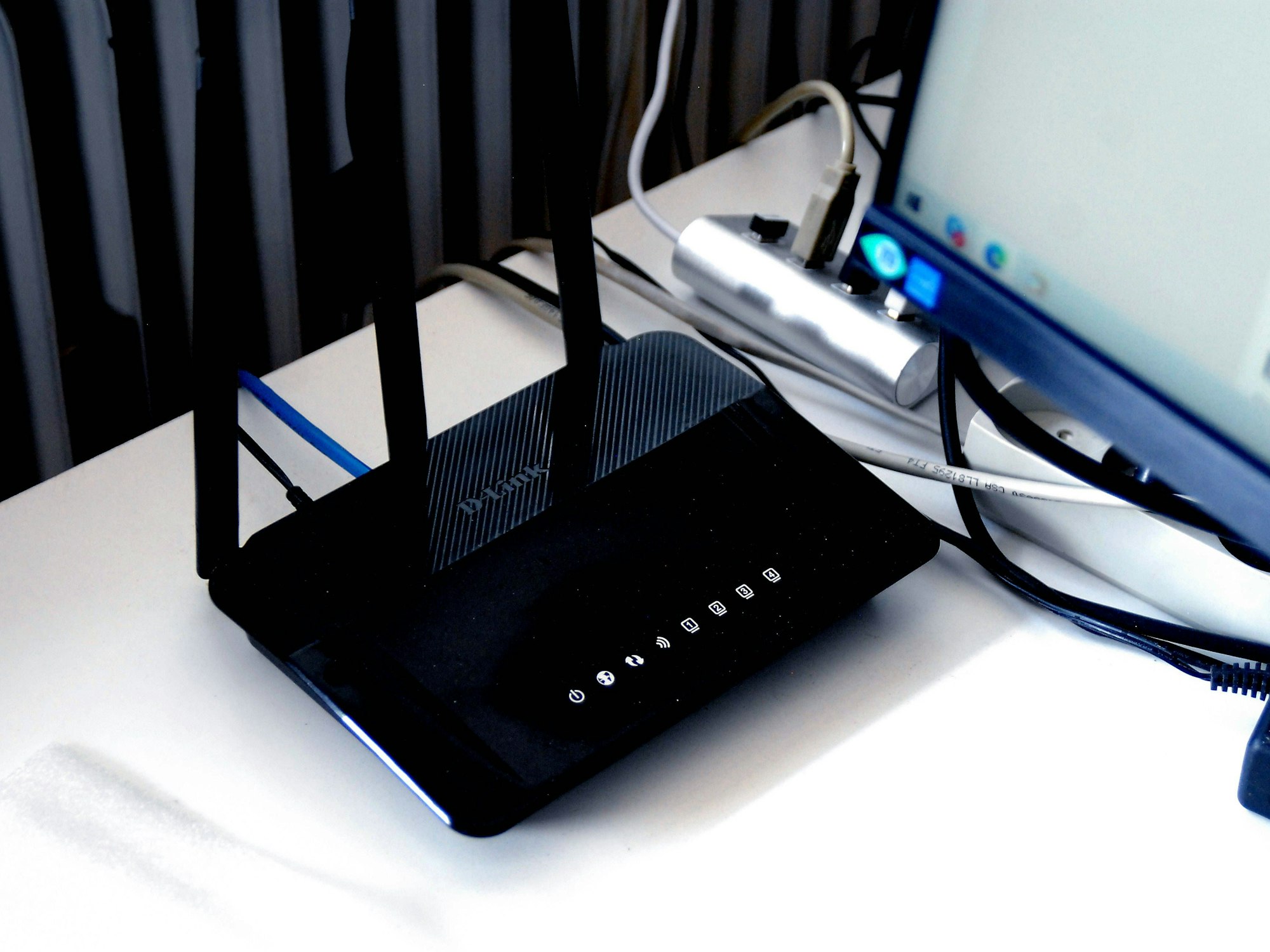 Das Foto zeigt einen Router.