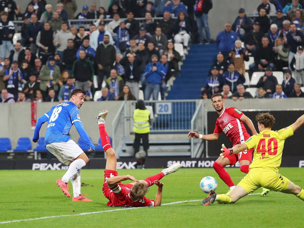 SV Darmstadt 98 gegen den 1. FC Köln: Philipp Förster trifft zum 4:1.