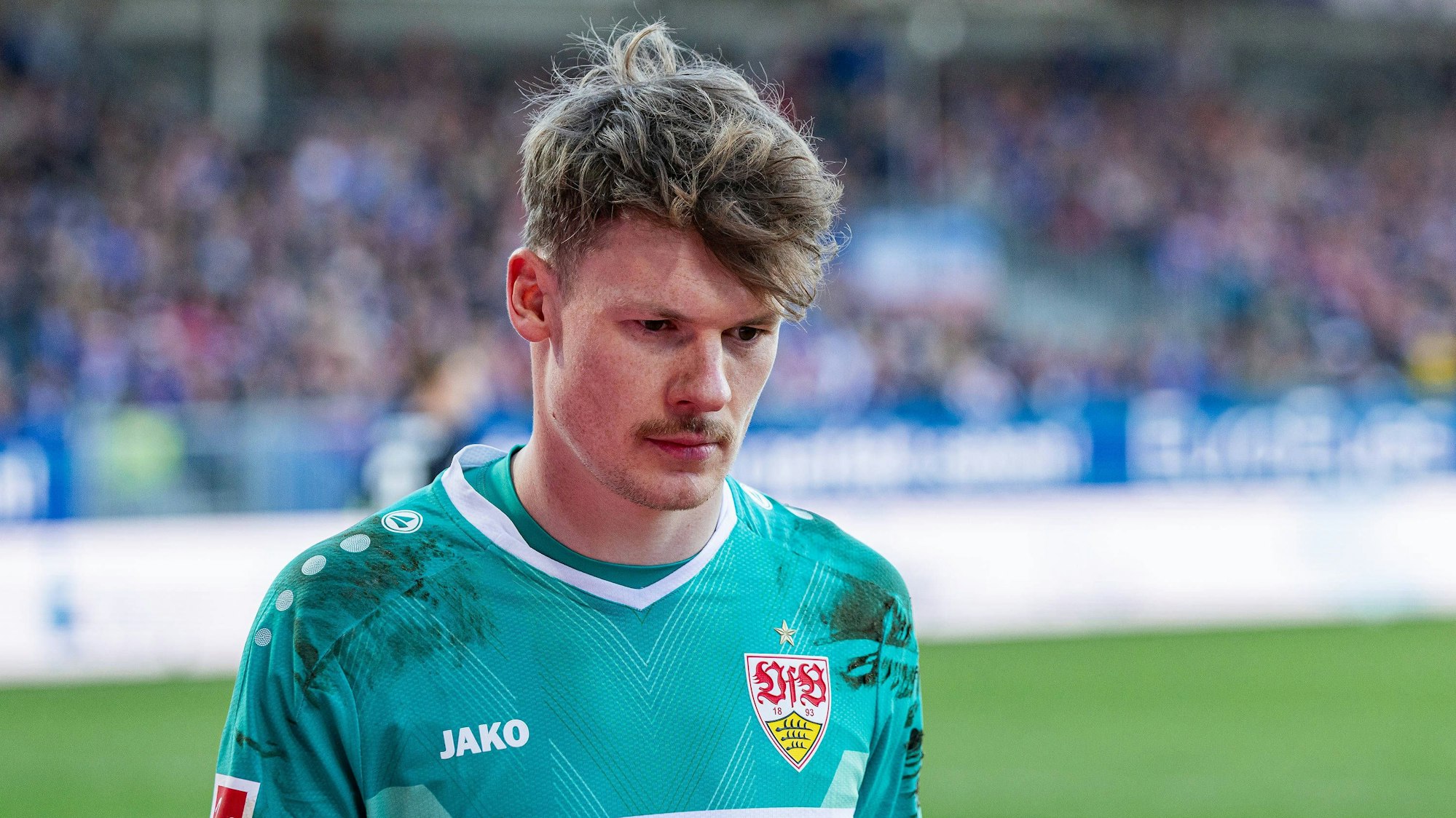 Alexander Nübel im Trikot des VfB Stuttgart.