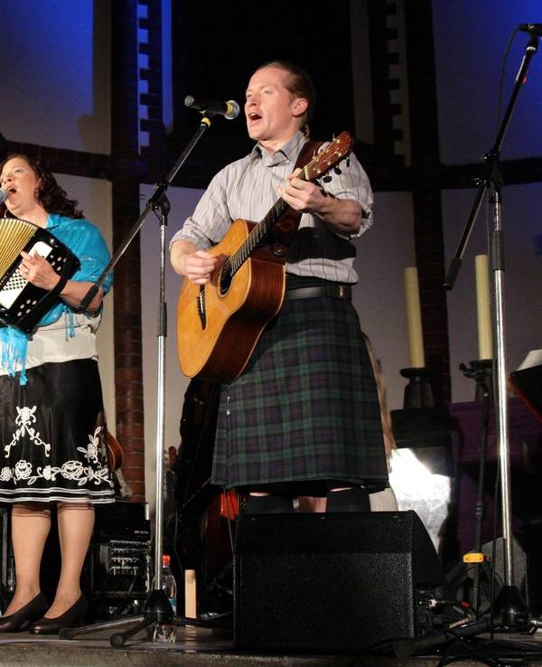 Die Kelly Family gibt in der Kapernaumkirche in Berlin Wedding ein Konzert.