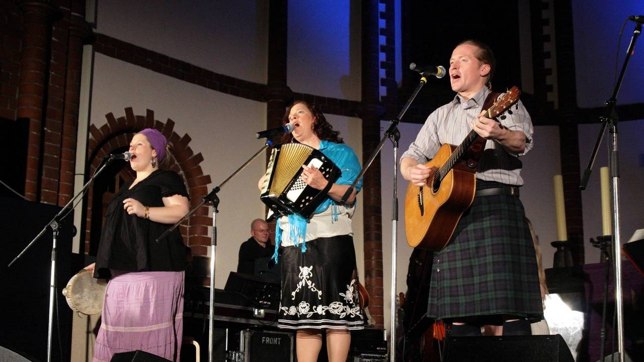 Die Kelly Family gibt in der Kapernaumkirche in Berlin Wedding ein Konzert.