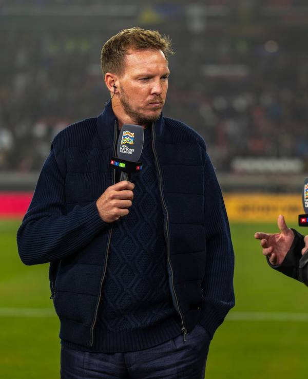 Lothar Matthäus (r.) und Bundestrainer Julian Nagelsmann sprechen vor einer Partie der Uefa Nations League.