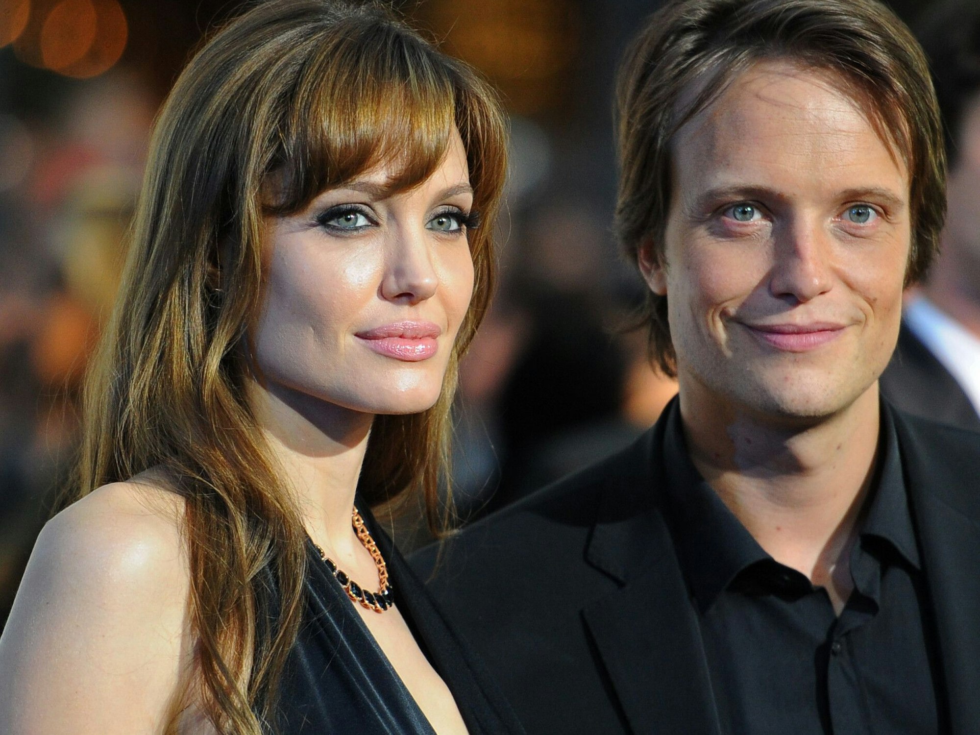 Angelina Jolie und August Diehl verbindet seit Jahren eine enge Freundschaft. Das Foto zeigt die beiden bei der Premiere von Jolies Film „Salt“ am 26. August 2010 in Berlin.