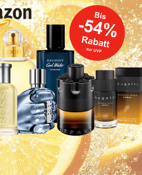 Anordnung verschiedener Damen- und Herrenparfums vor einem Hintergrund mit Orangenscheiben und spritzendem Wasser.