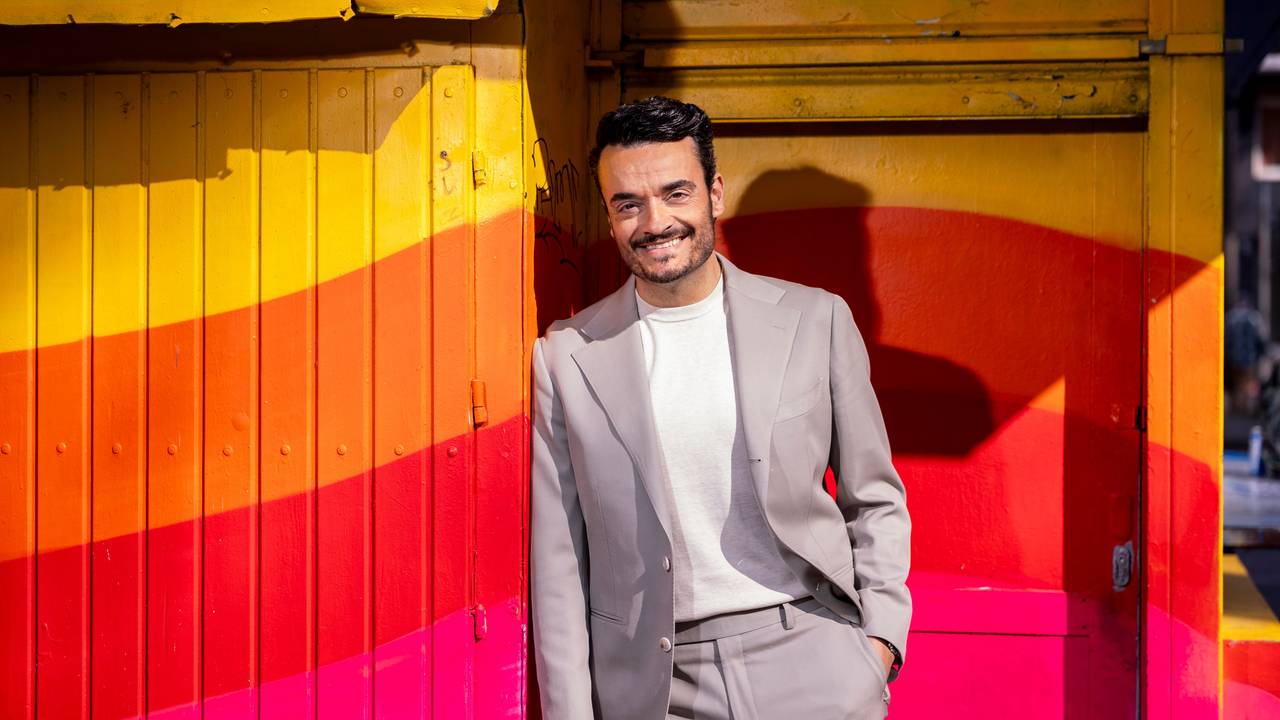 Giovanni Zarrella posiert für den Fotografen.