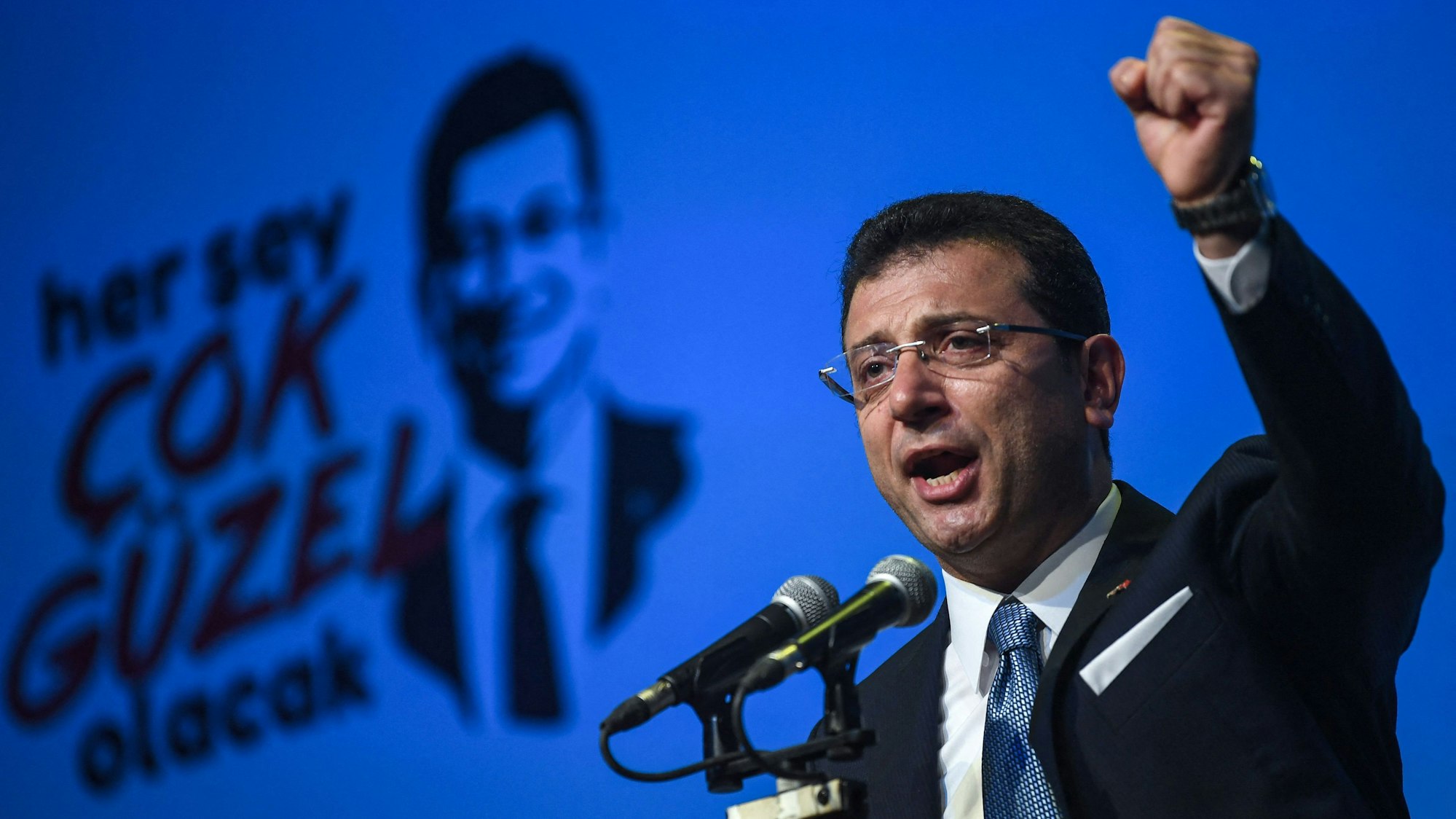 Gilt als aussichtsreicher Herausforderer des mächtigen Präsidenten Erdogan: der Istanbuler Bürgermeister und Oppositionspolitiker Ekrem Imamoglu (hier im Mai 2019 in Istanbul).
