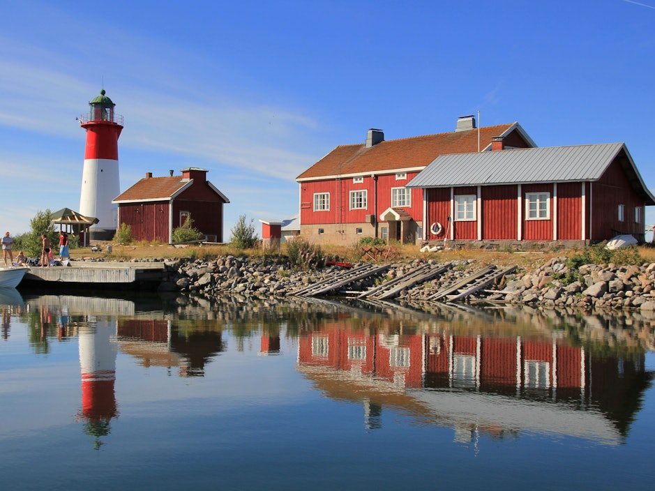 Der Leuchtturm Strömmingsbådan thront auf einer kleinen Felseninsel im Kvarken-Archipel.