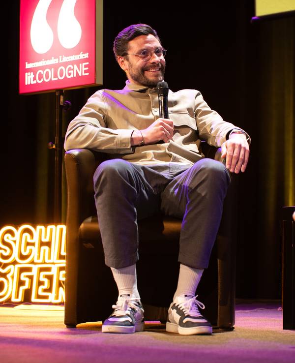 Jonas Hector bei der Podcast-Produktion.