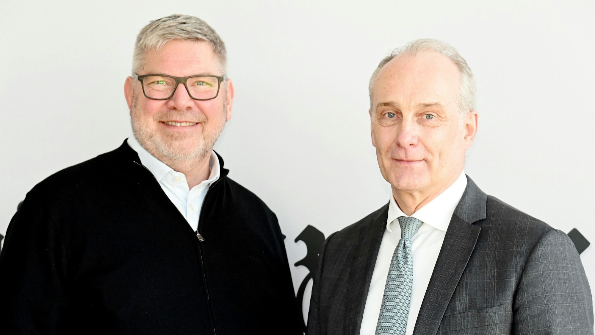 Die Geschäftsführer der Kliniken der Stadt Köln: Daniel Dellmann (li.) und Professor Axel Goßmann