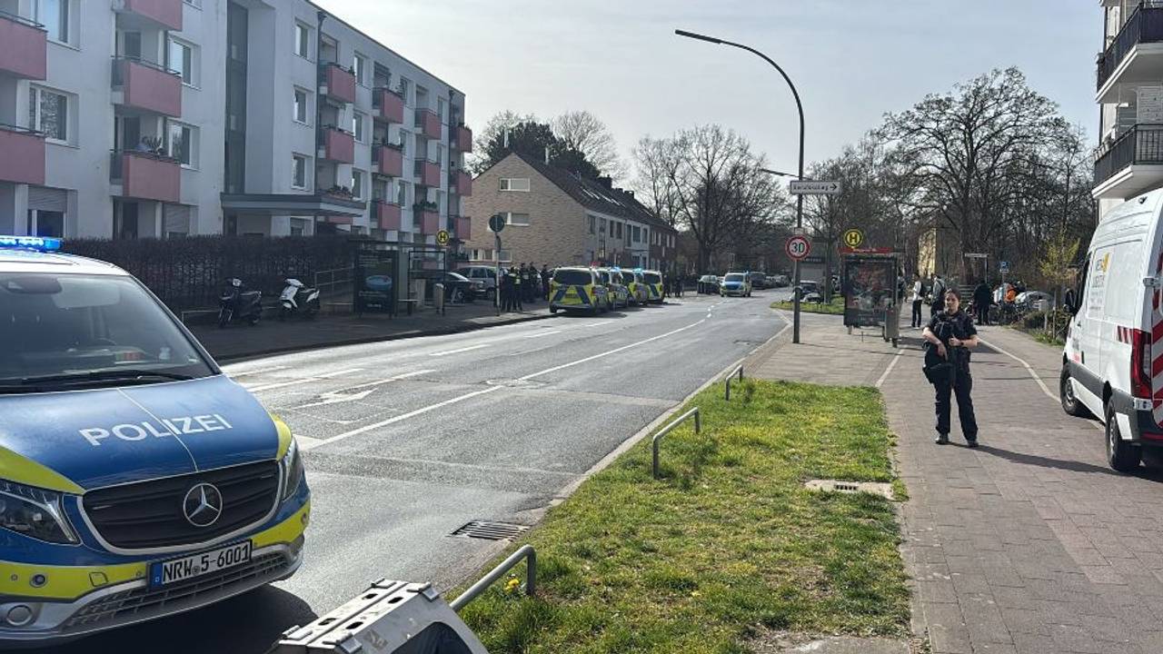 Am Berufskollege in Köln-Zollstock wurde am Freitagmorgen (21. März 2025) Amokalarm ausgelöst.