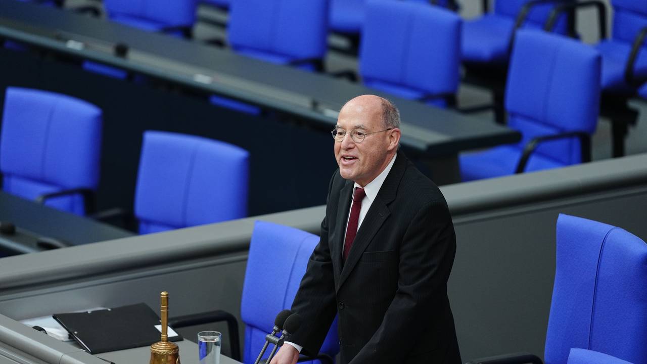 Alterspräsident Gregor Gysi (Die Linke) eröffnete am 25. März die konstituierende Sitzung des neuen Bundestags.