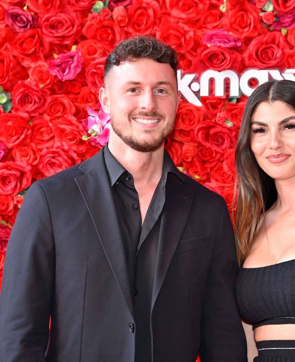 Jannik Kontalis und Yeliz Koc bei der TKMaxx Eröffnung im Supercandy Pop Up Museum. Köln, 10.05.2023