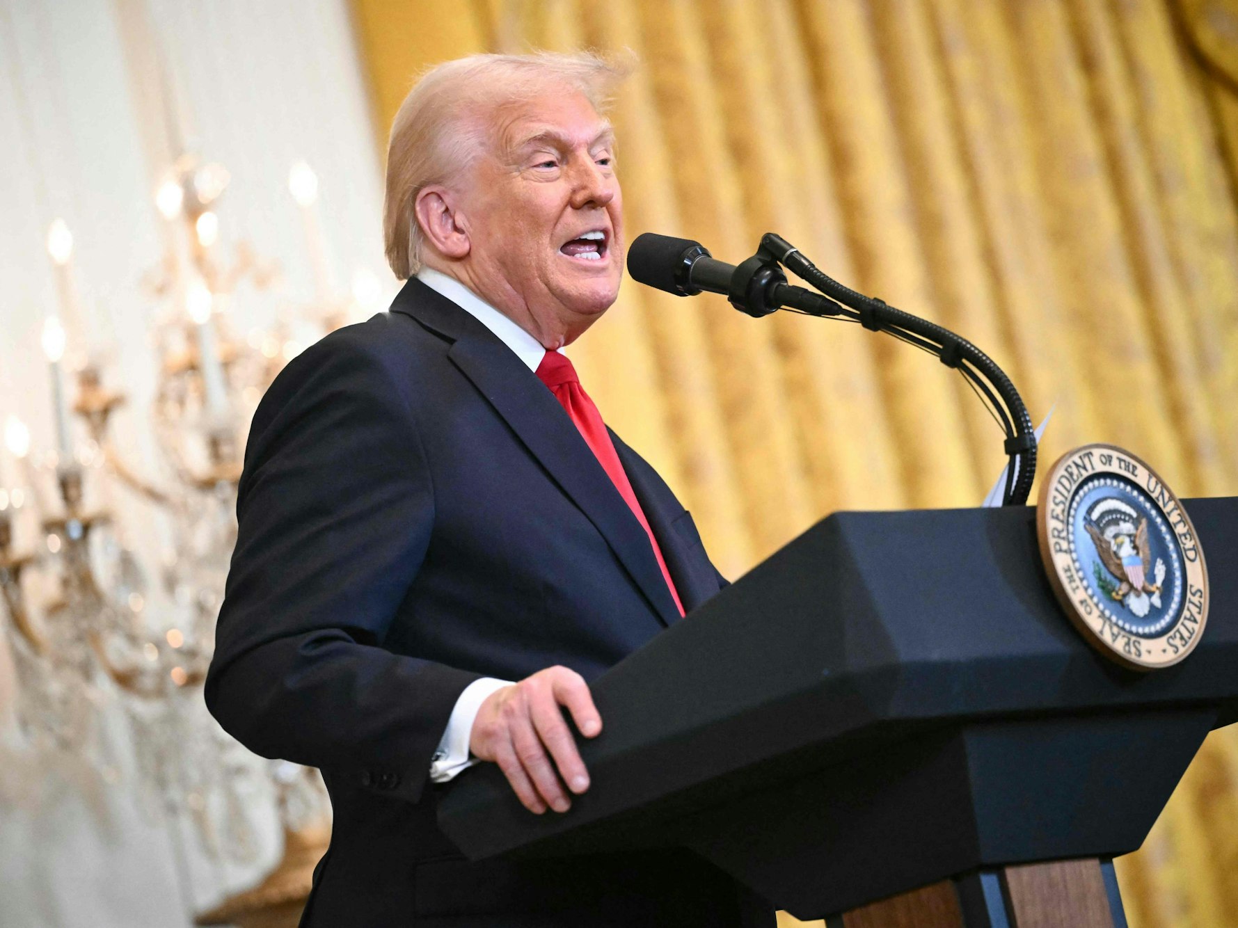 US-Präsident Donald Trump am 26. März im East Room des Weißen Hauses: Trump macht seine nächste Zoll-Drohung wahr.