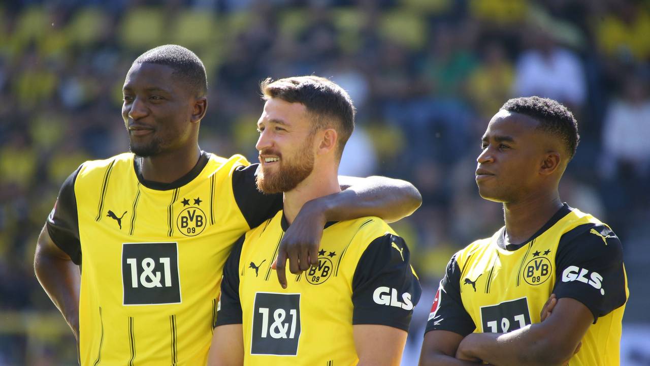 Serhou Guirassy, Salih Özcan und Youssoufa Moukoko bei der BVB-Saisoneröffnung.