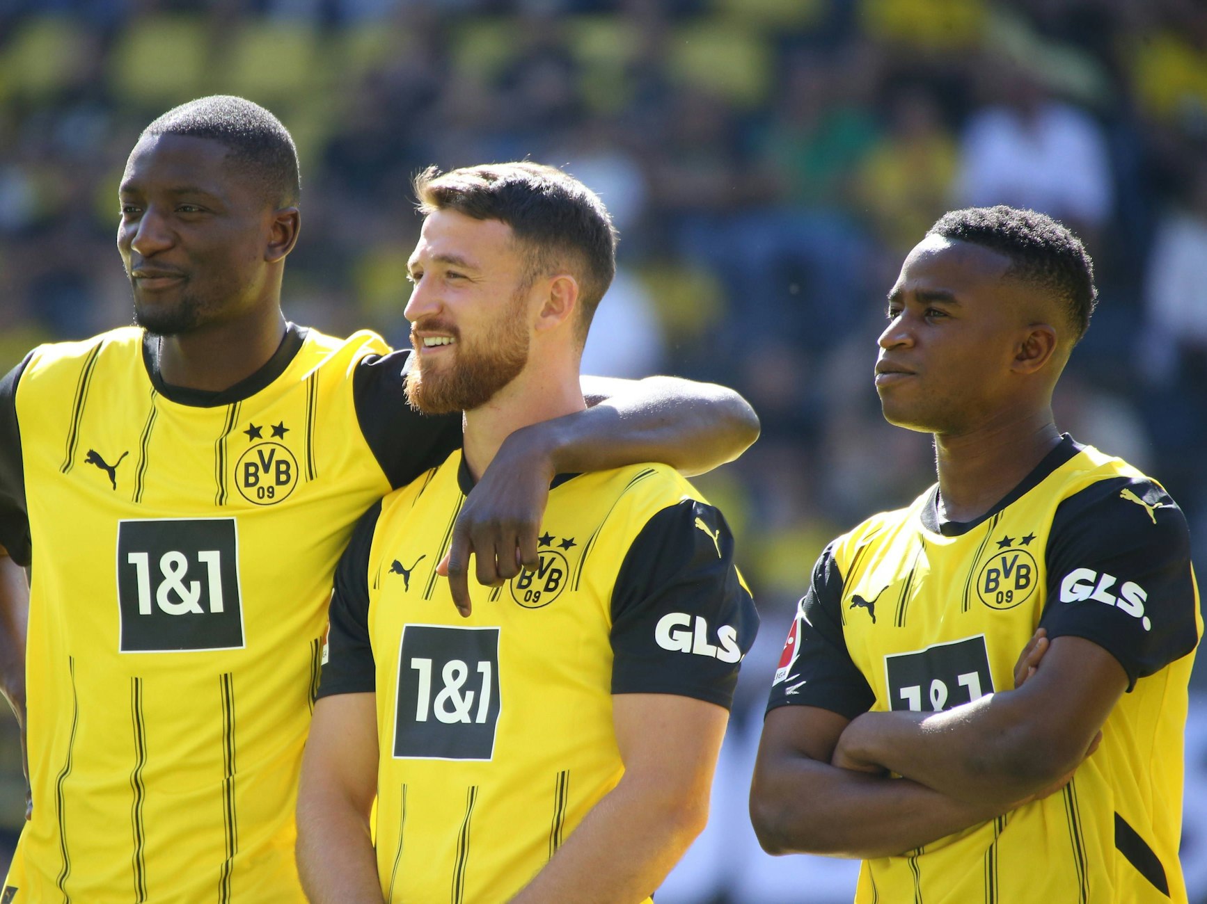 Serhou Guirassy, Salih Özcan und Youssoufa Moukoko bei der BVB-Saisoneröffnung.