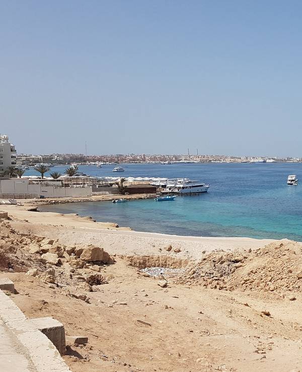 Ein Badestrand im ägyptischen Hurghada.