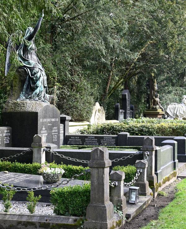 Blick auf den Melaten Friedhof in Köln.