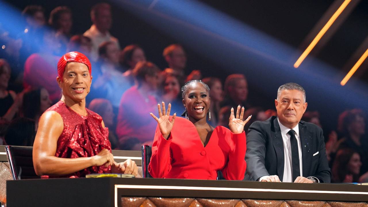 Jorge González, Motsi Mabuse und Joachim Llambi (v.l.) in der fünften Show von „Let's Dance“: Ein Promi haute sie alle vom Stuhl.